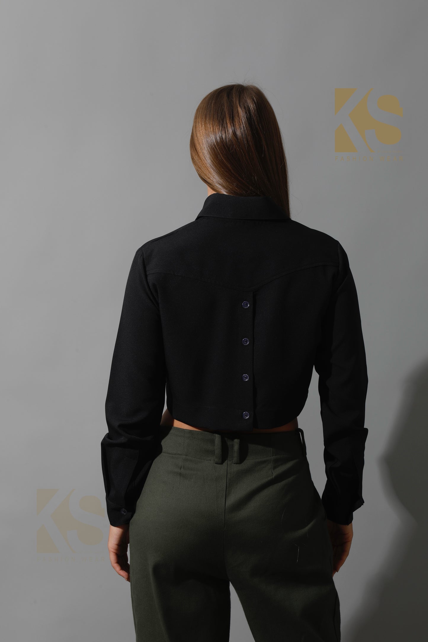 Pockets Cropped Shirt - Black
