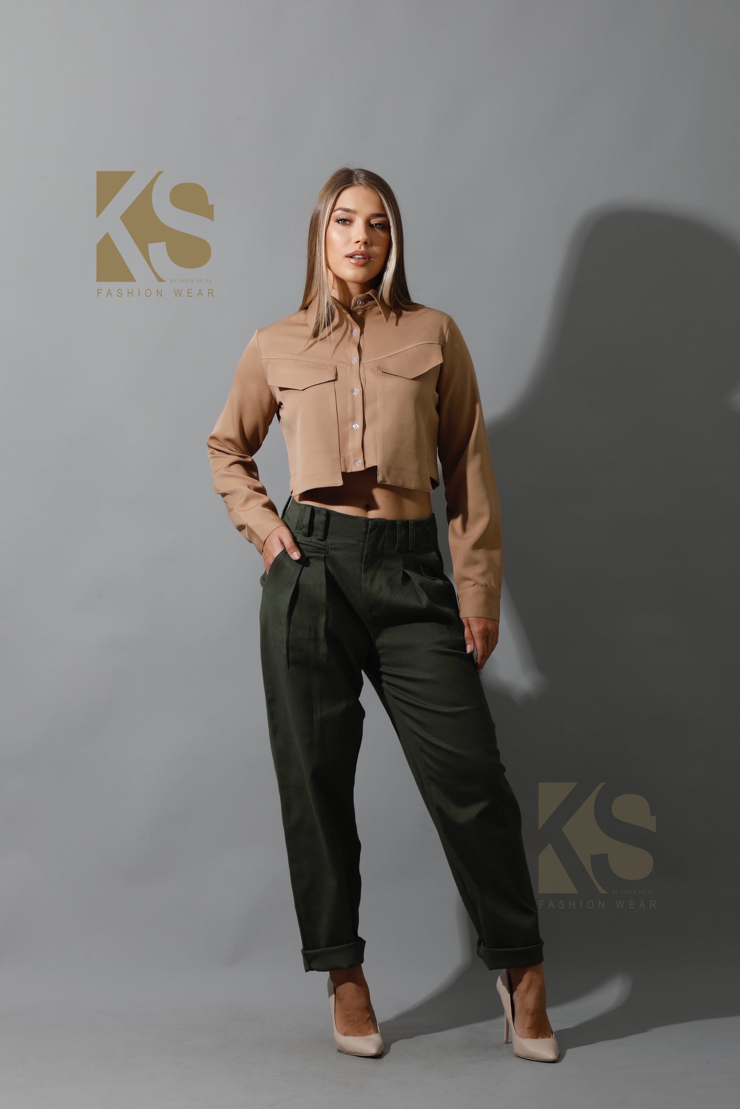 Pockets Cropped Shirt - Beige