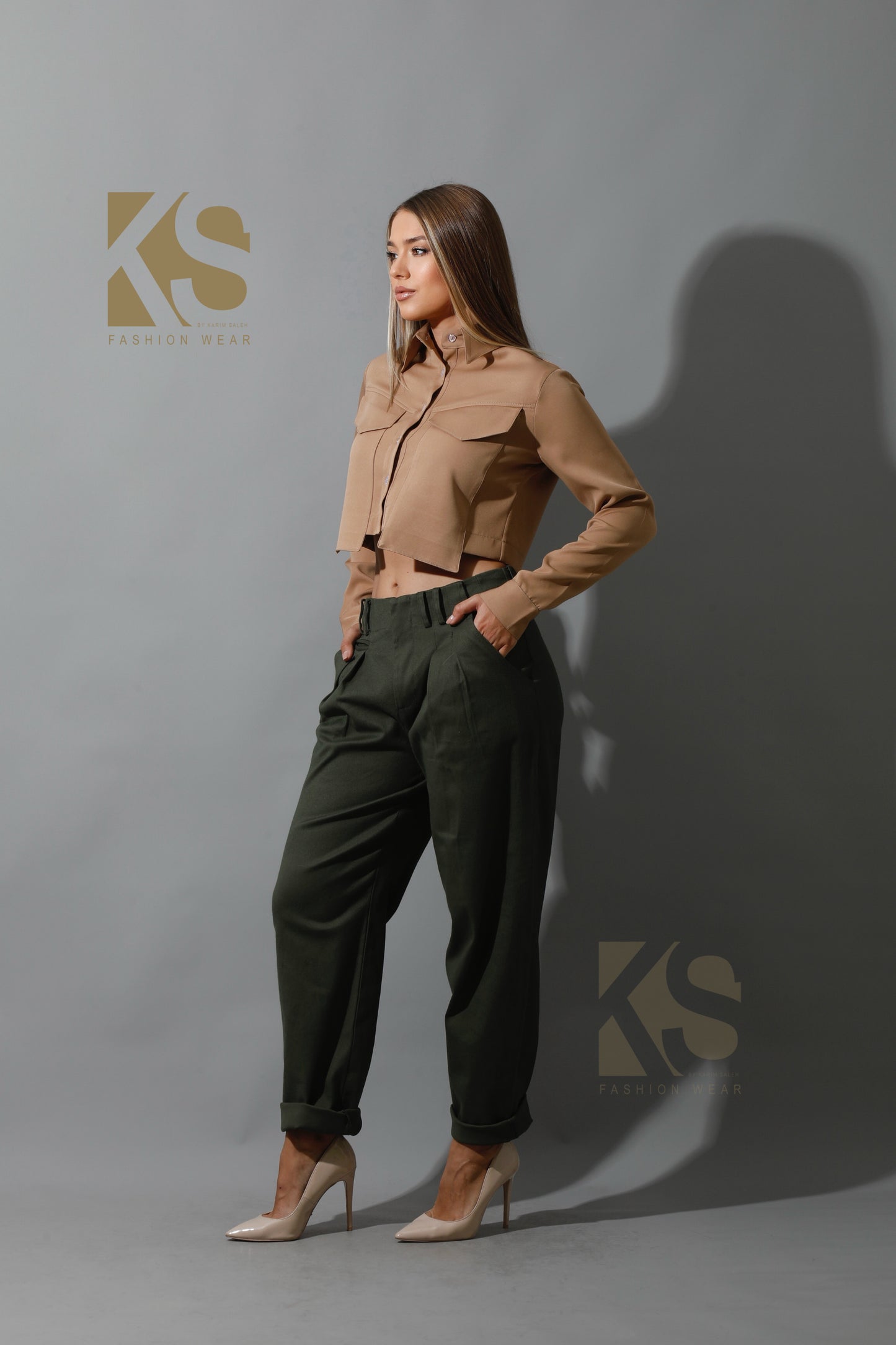 Pockets Cropped Shirt - Beige