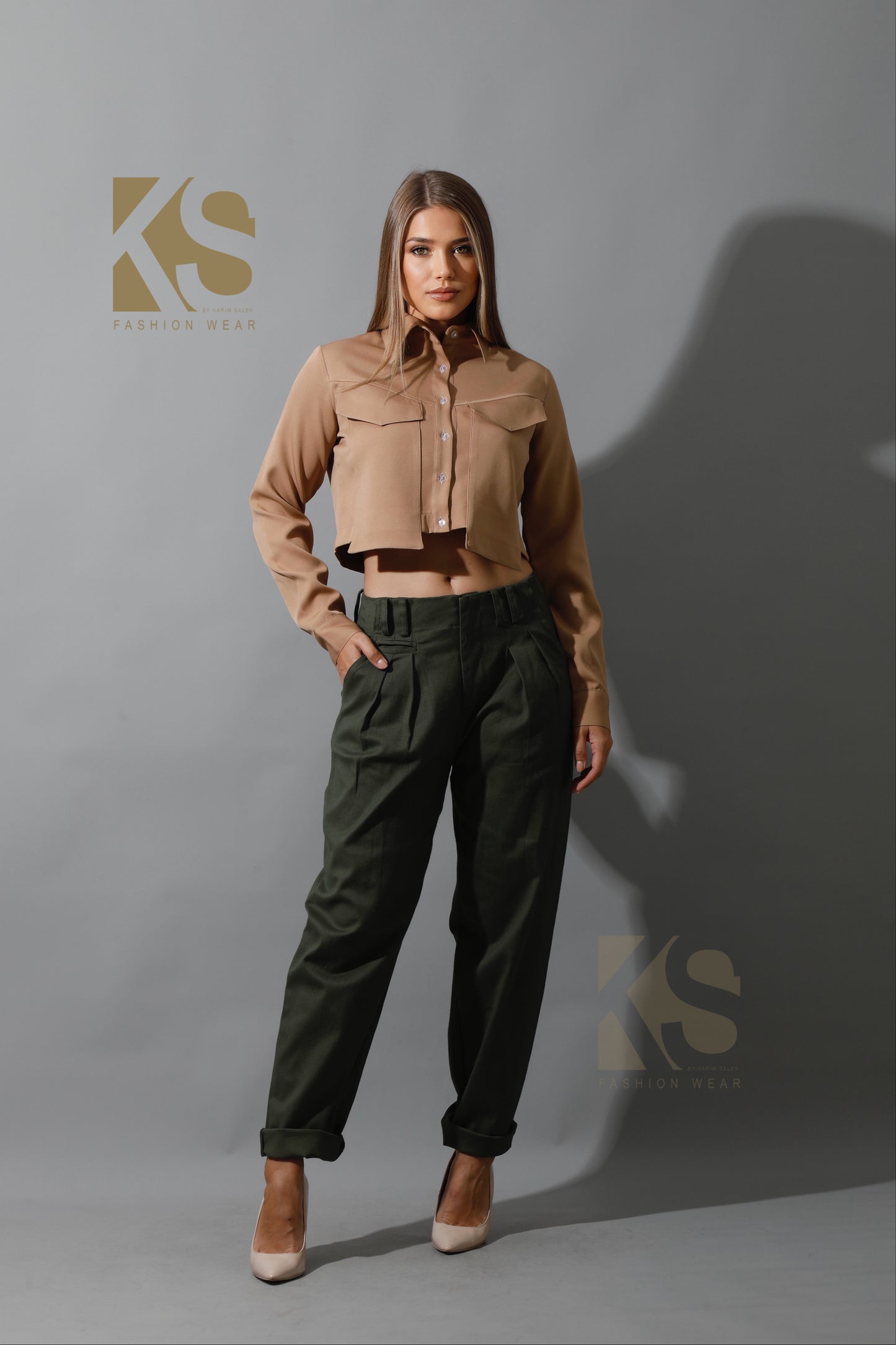 Pockets Cropped Shirt - Beige