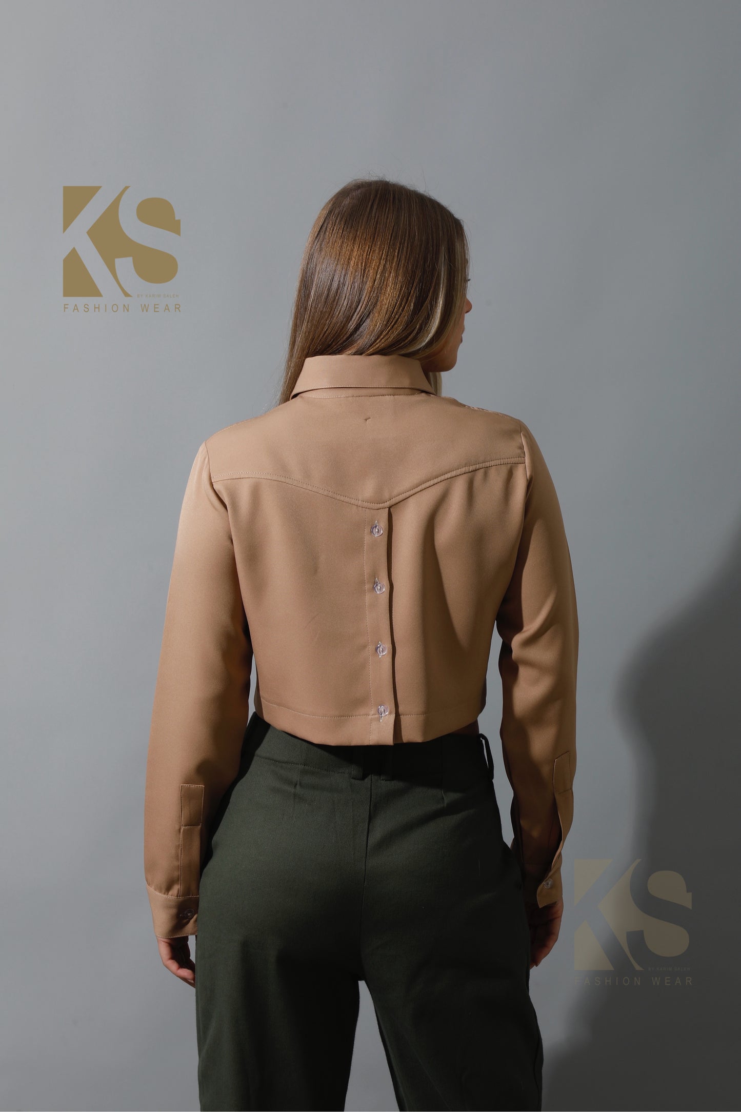 Pockets Cropped Shirt - Beige