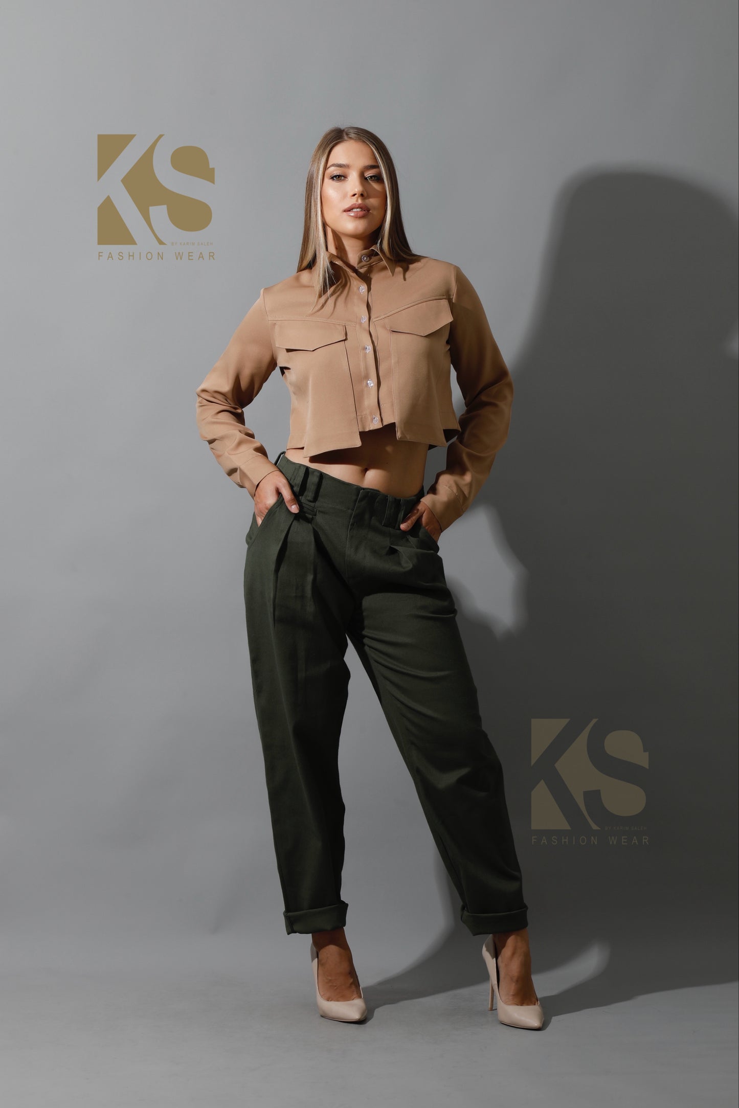 Pockets Cropped Shirt - Beige