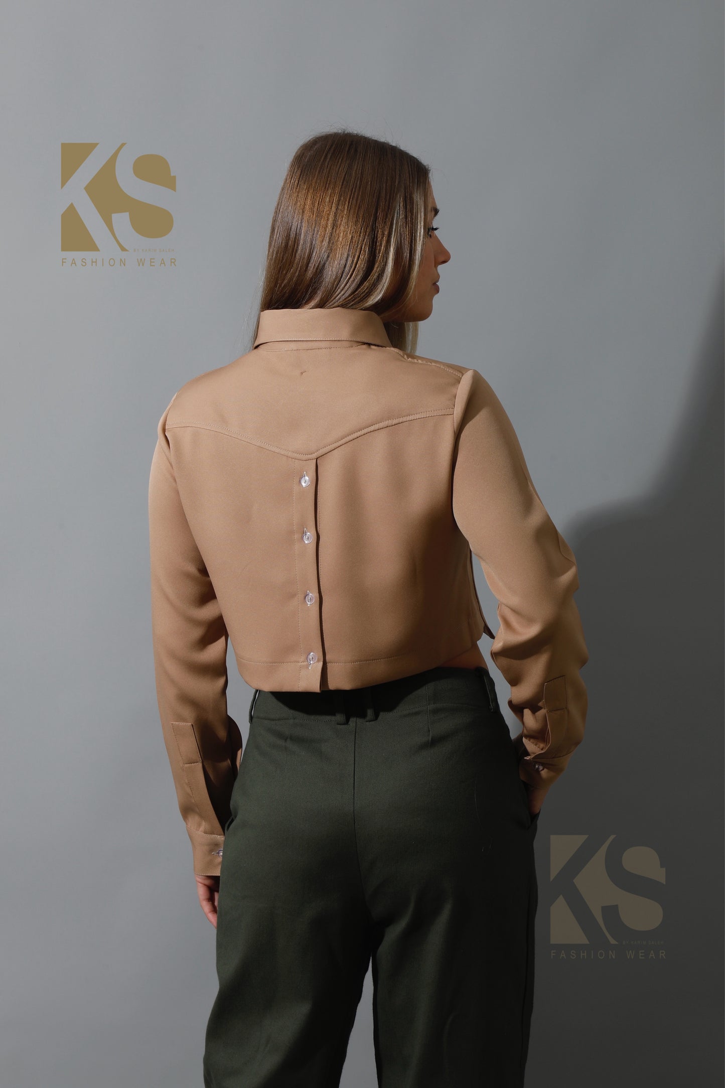 Pockets Cropped Shirt - Beige