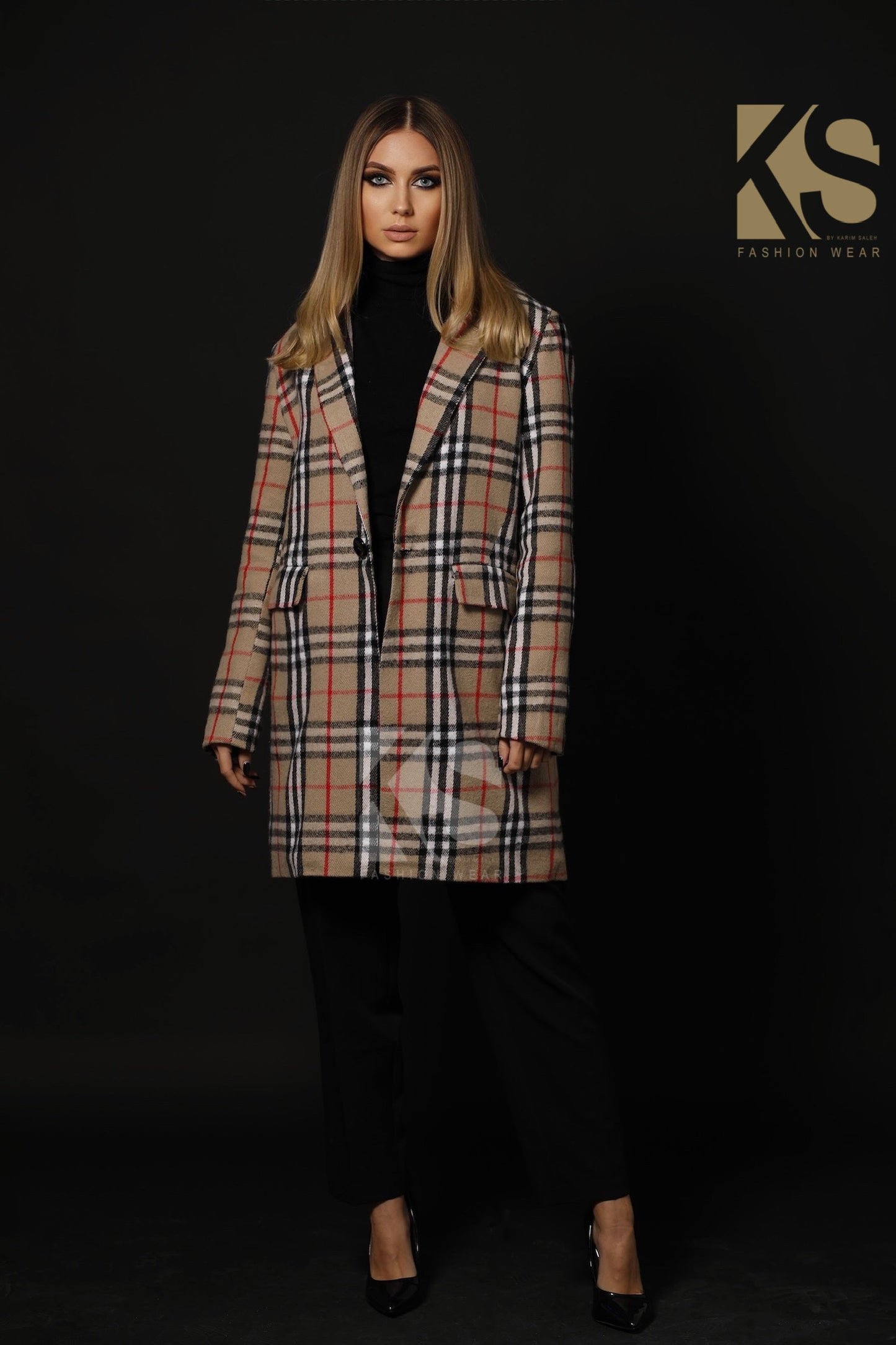Short Checks Coat - Beige