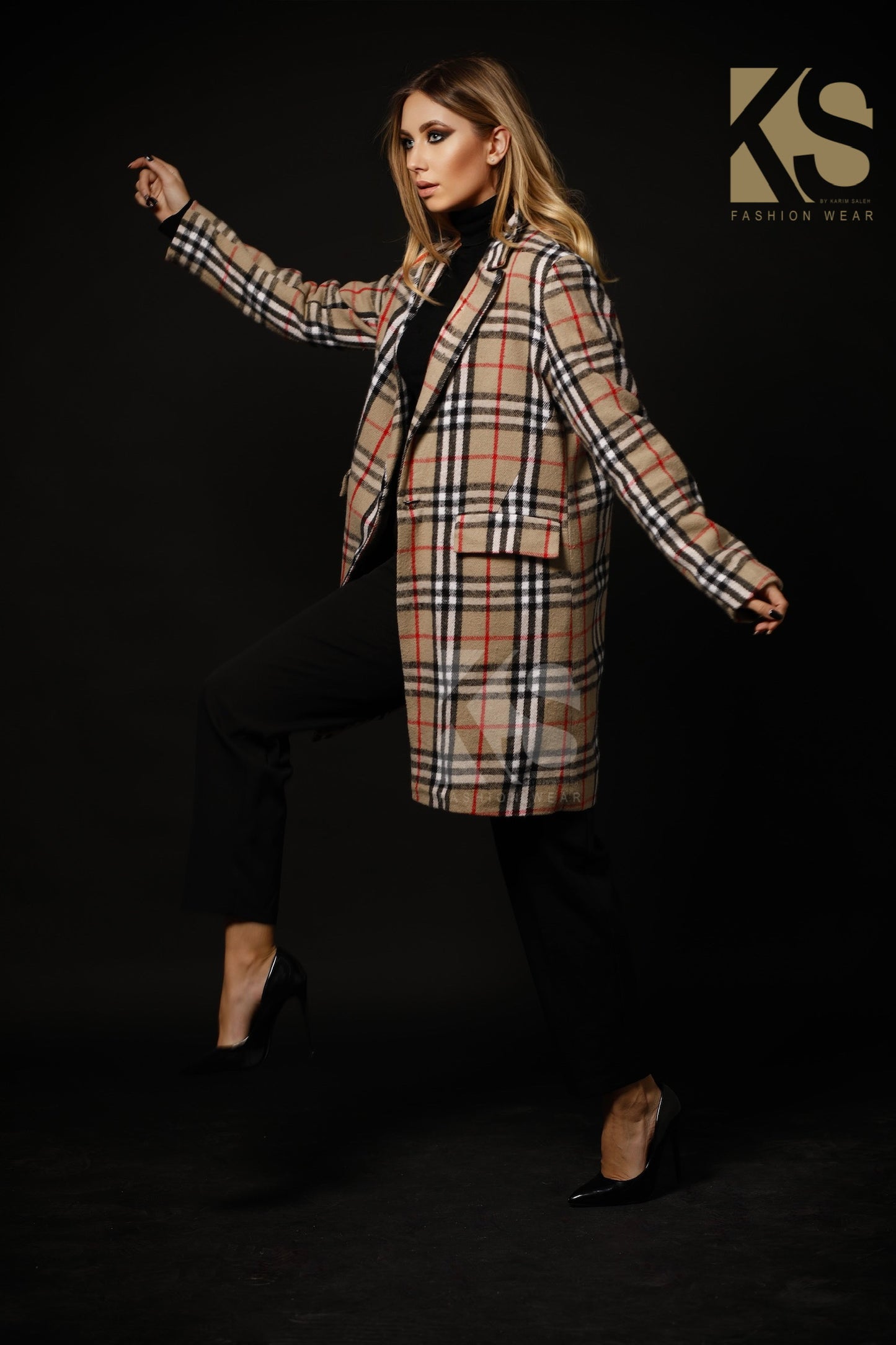 Short Checks Coat - Beige
