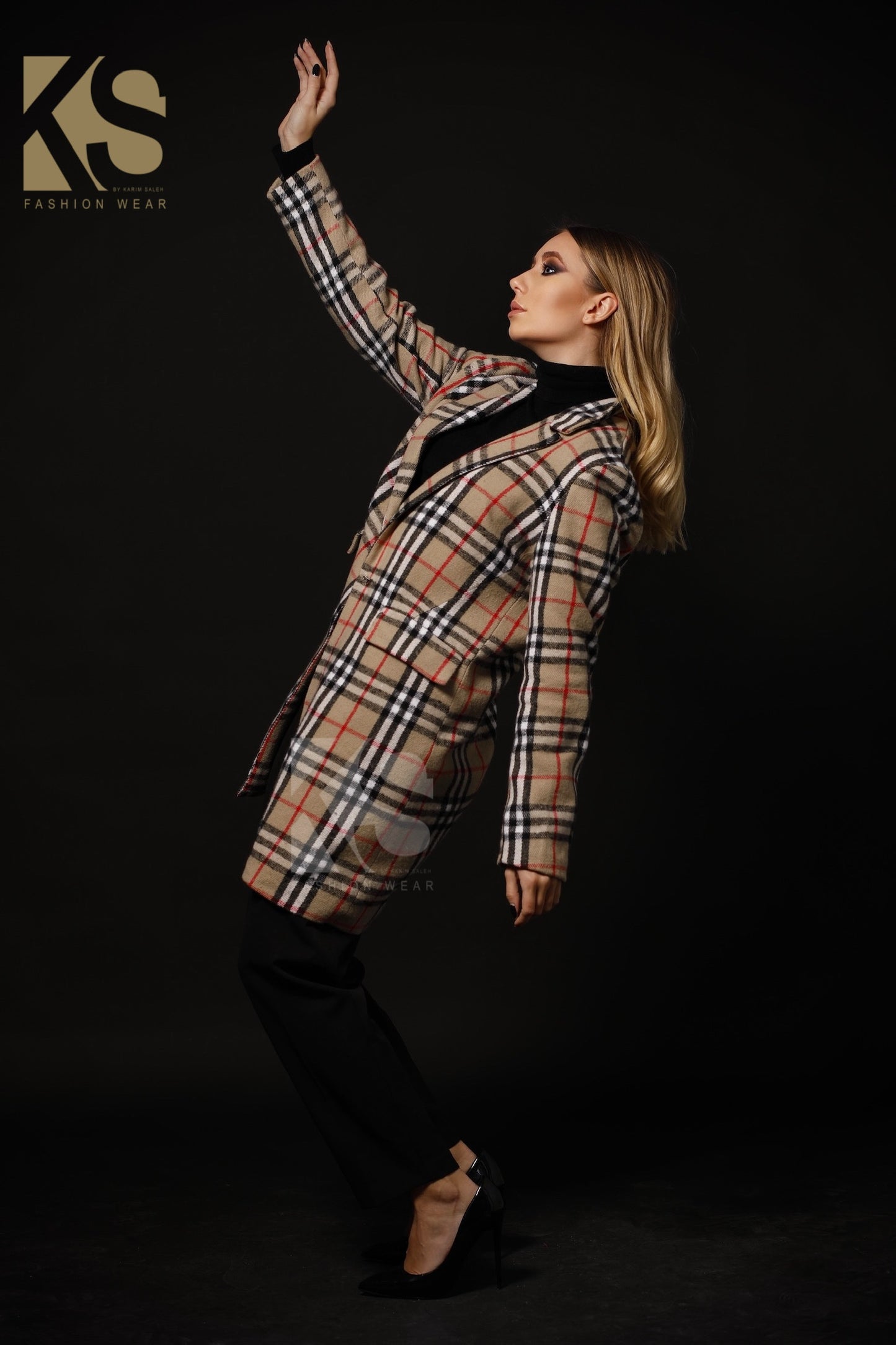 Short Checks Coat - Beige