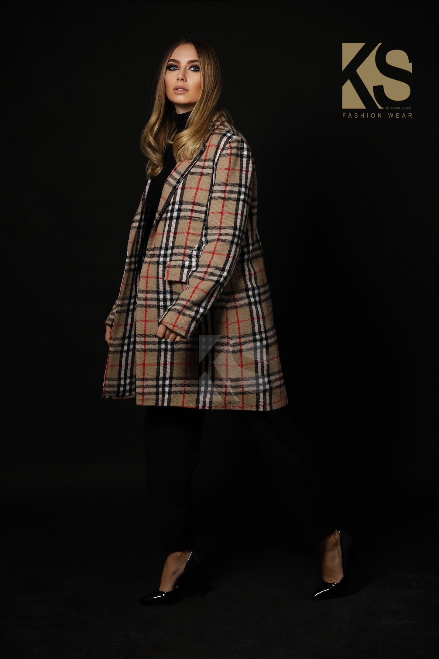 Short Checks Coat - Beige