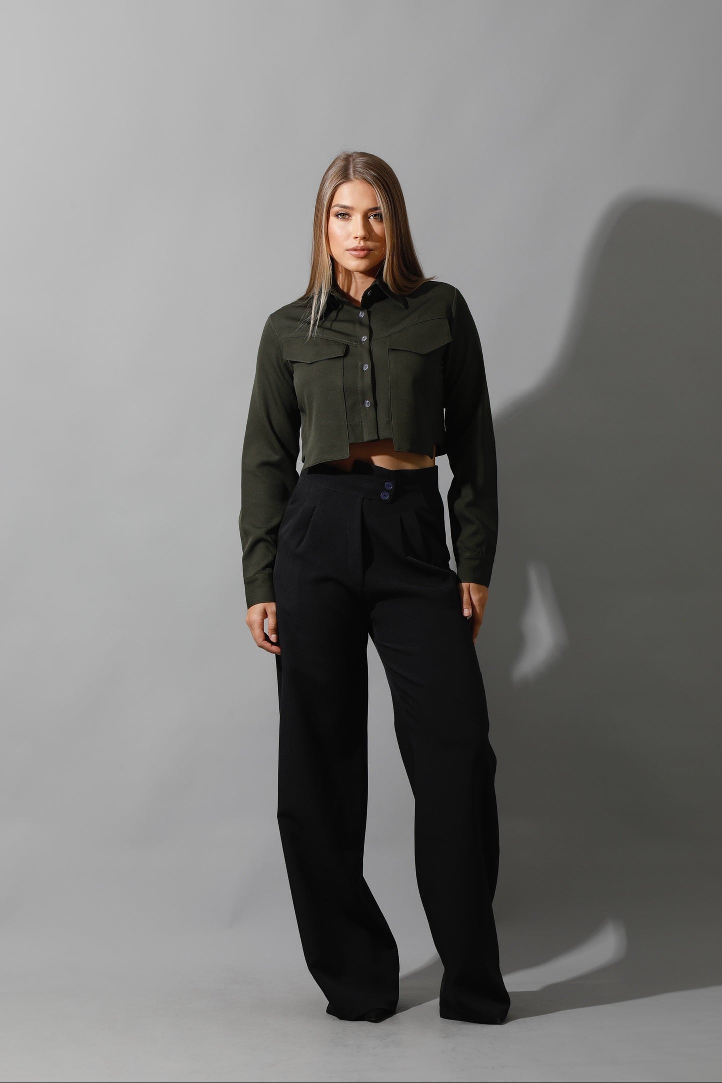 Pockets Cropped Shirt - Olive