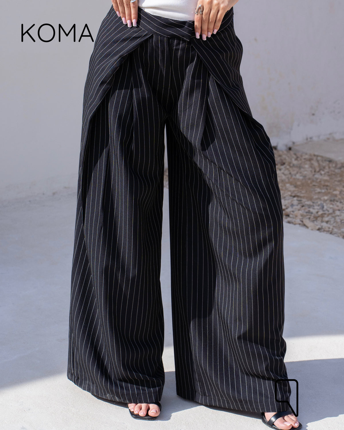Stripped Double Pleated Trousers - Black