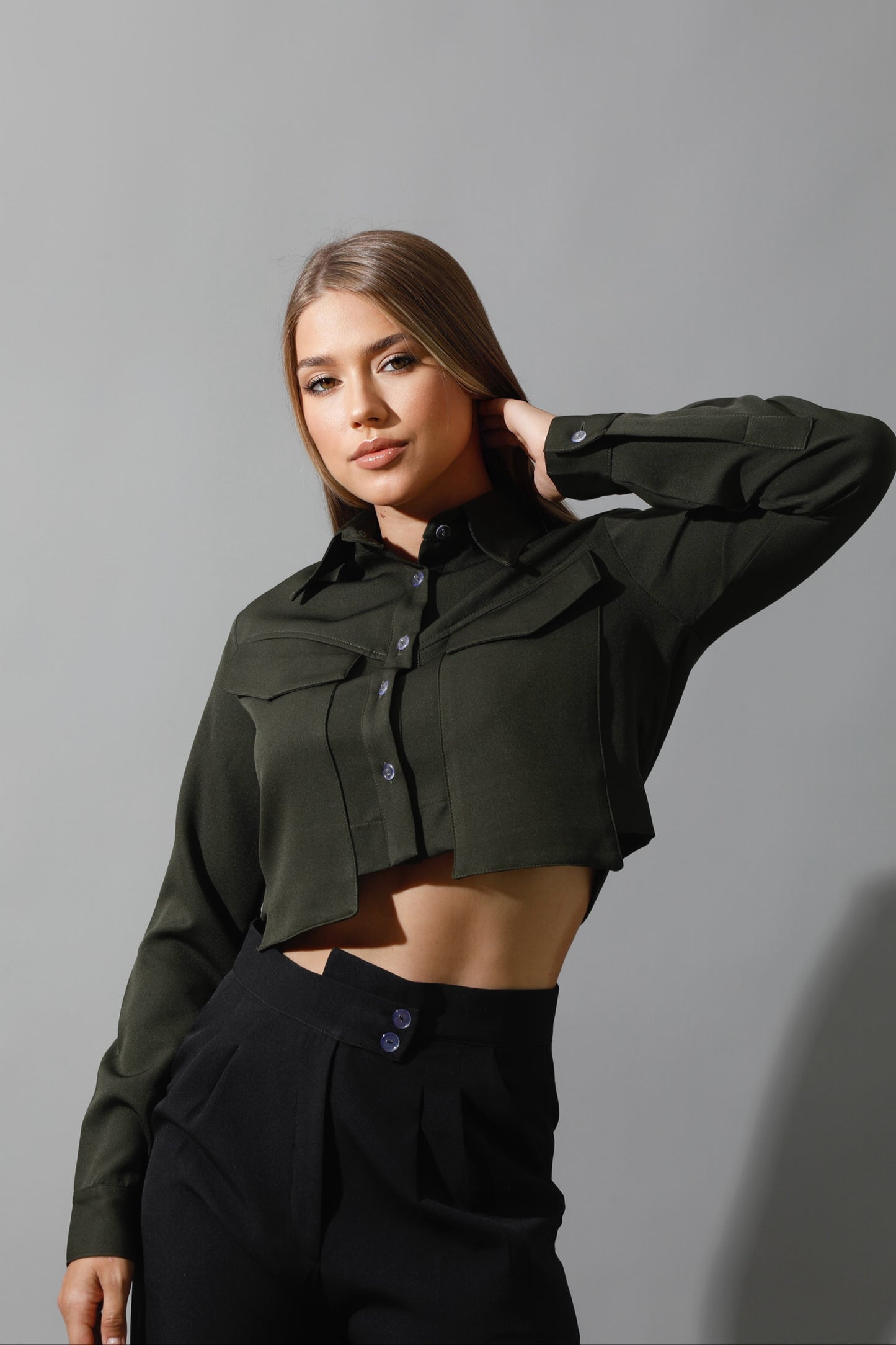 Pockets Cropped Shirt - Olive