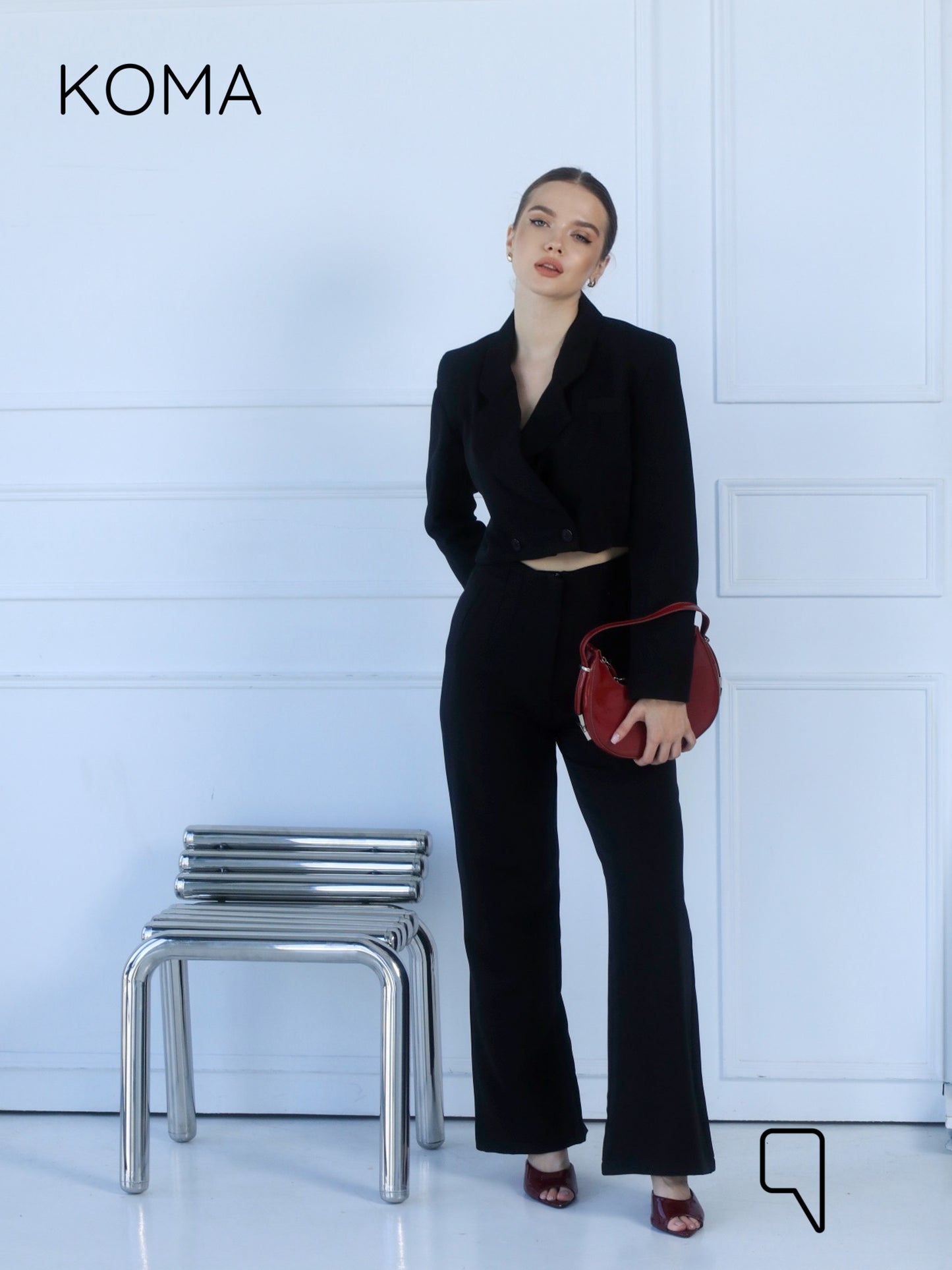 Uma Cropped Blazer - Black