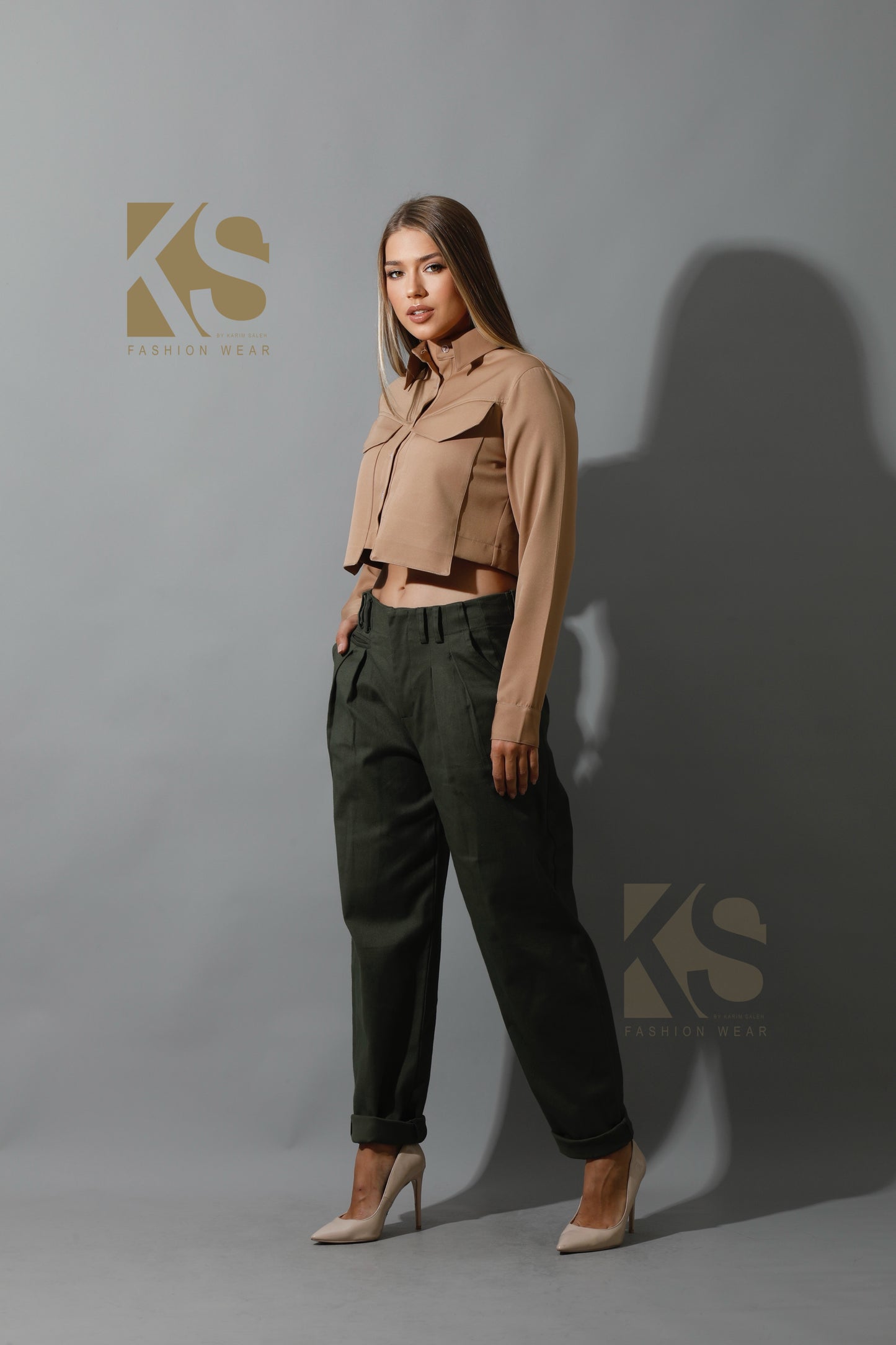 Pockets Cropped Shirt - Beige