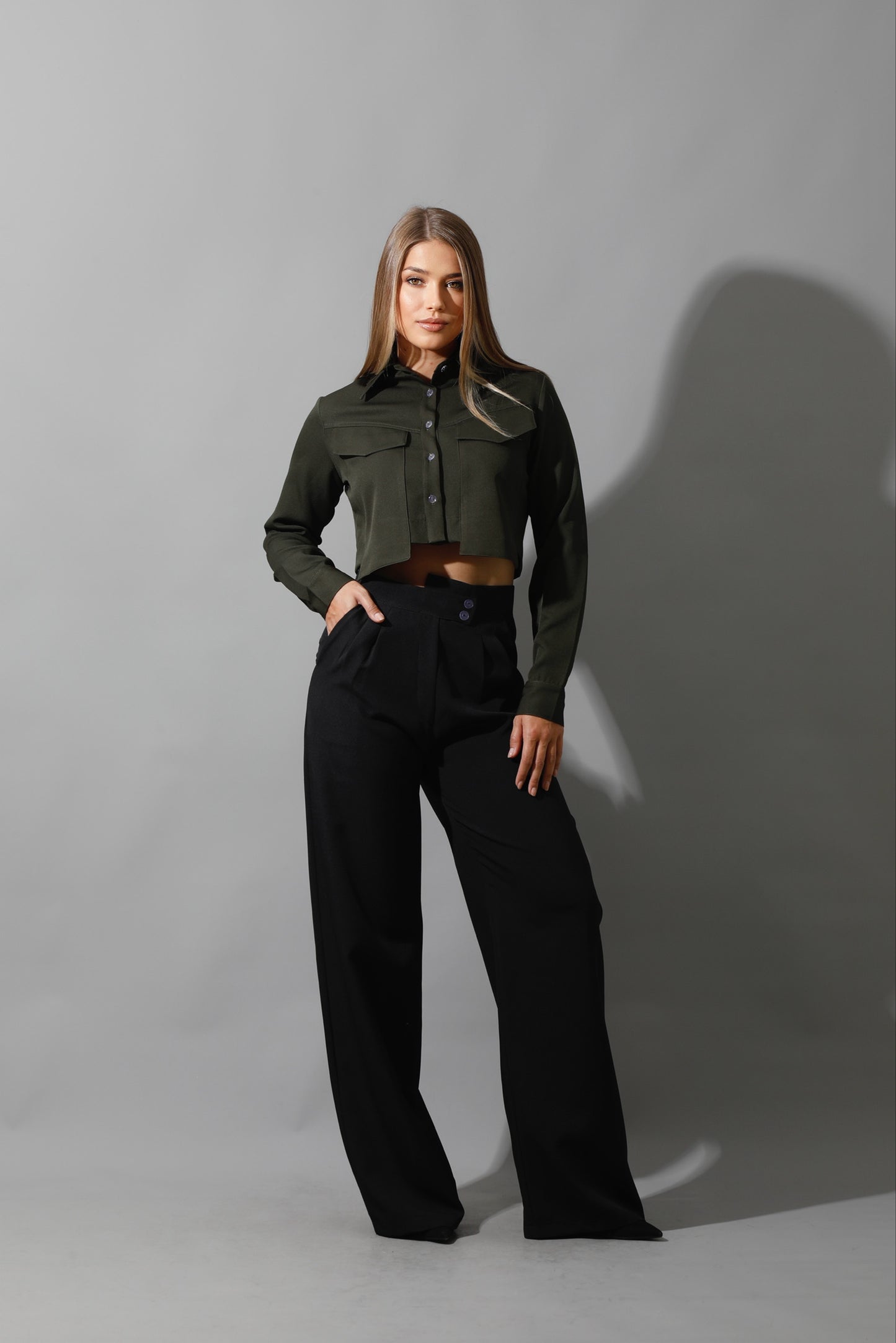 Pockets Cropped Shirt - Olive