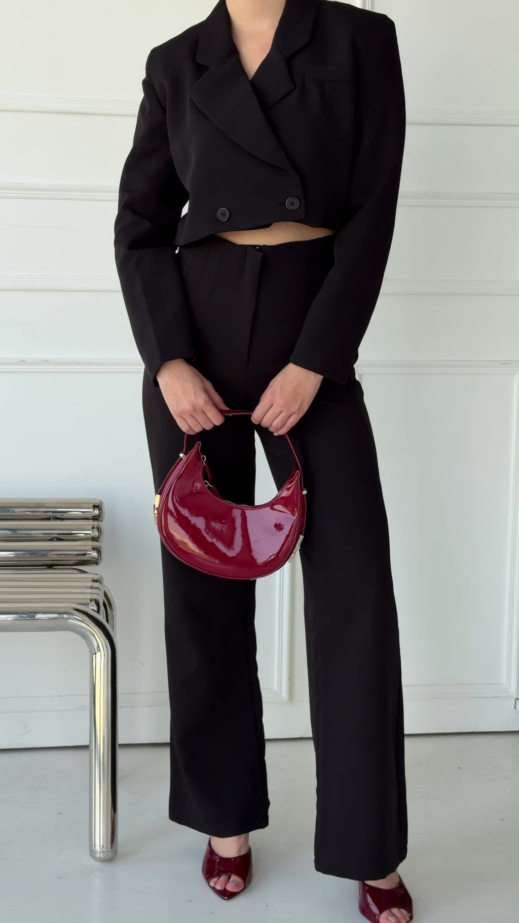 Uma Cropped Blazer - Black
