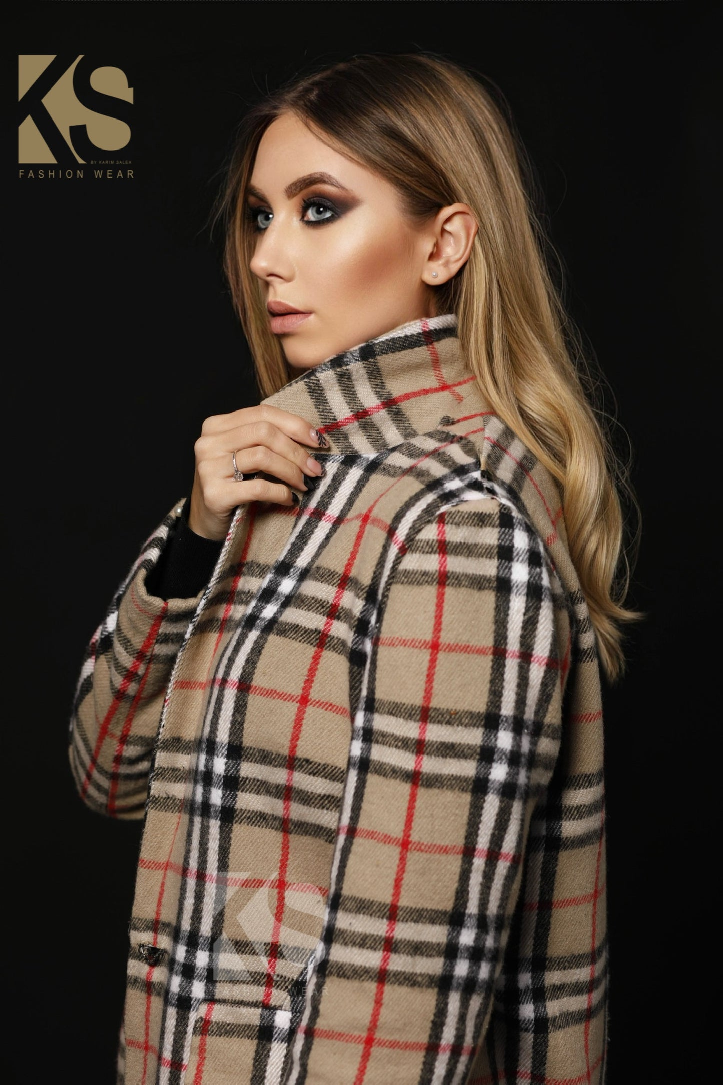 Short Checks Coat - Beige