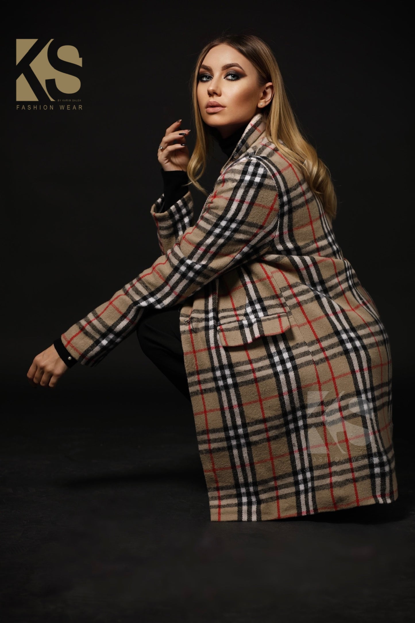 Short Checks Coat - Beige