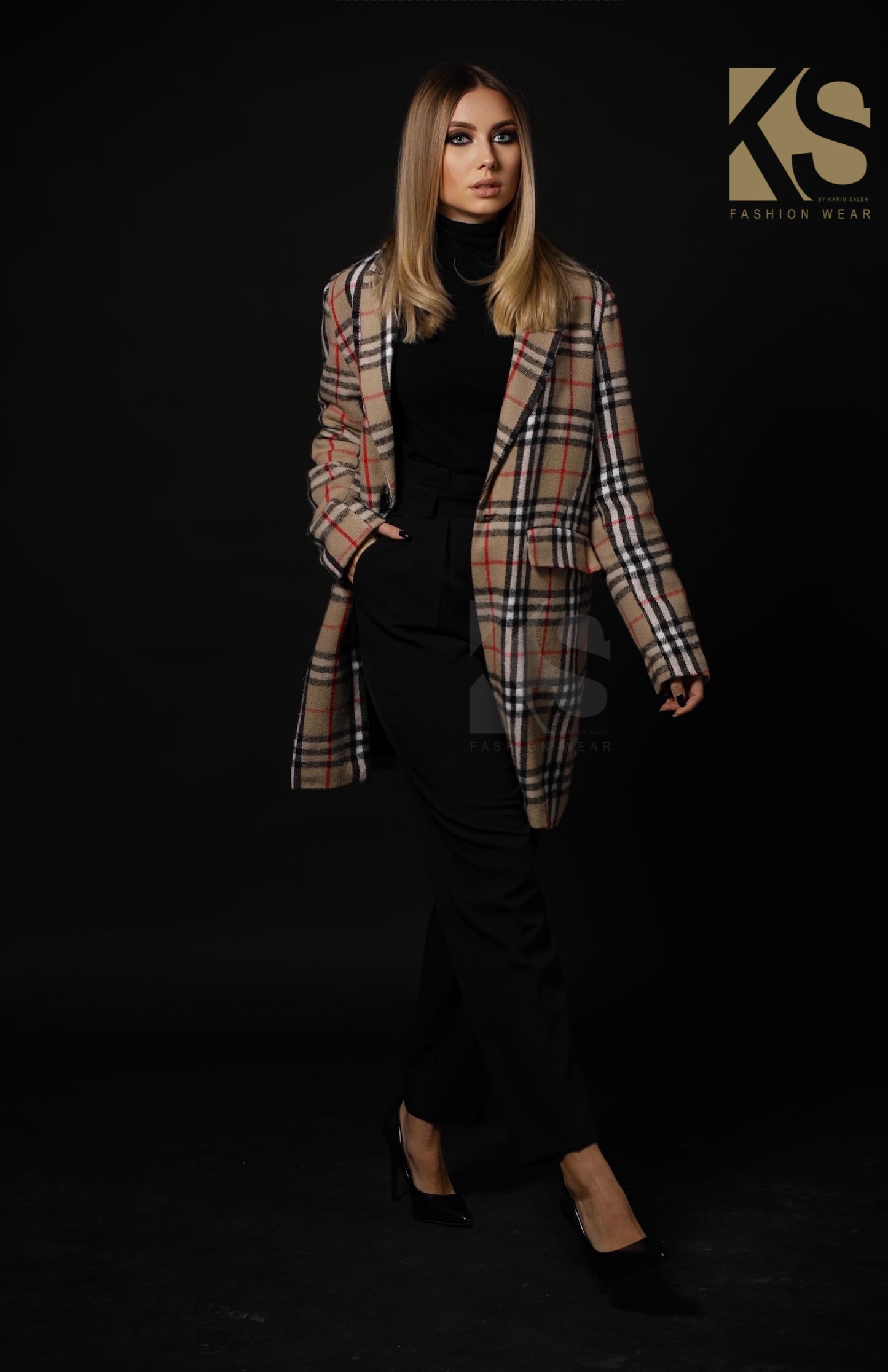 Short Checks Coat - Beige